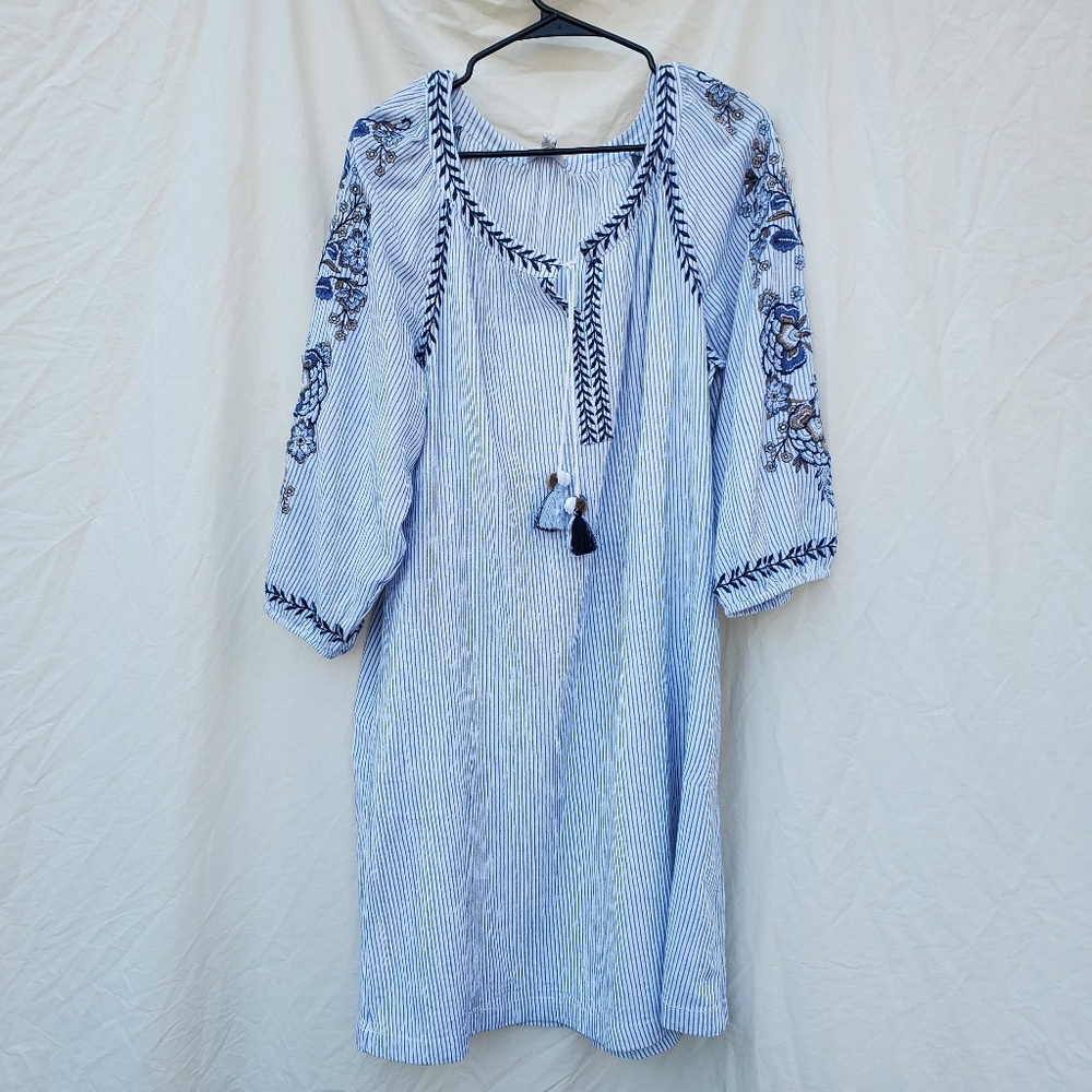 Womens blouse, J . Jill, Large, 55% cotton, 45% rayon, Blue/White stripped .